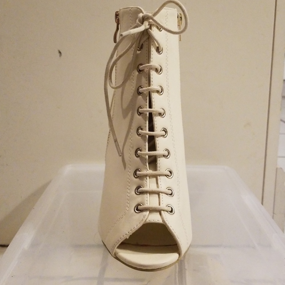 Shoes - Picture 2 of 3